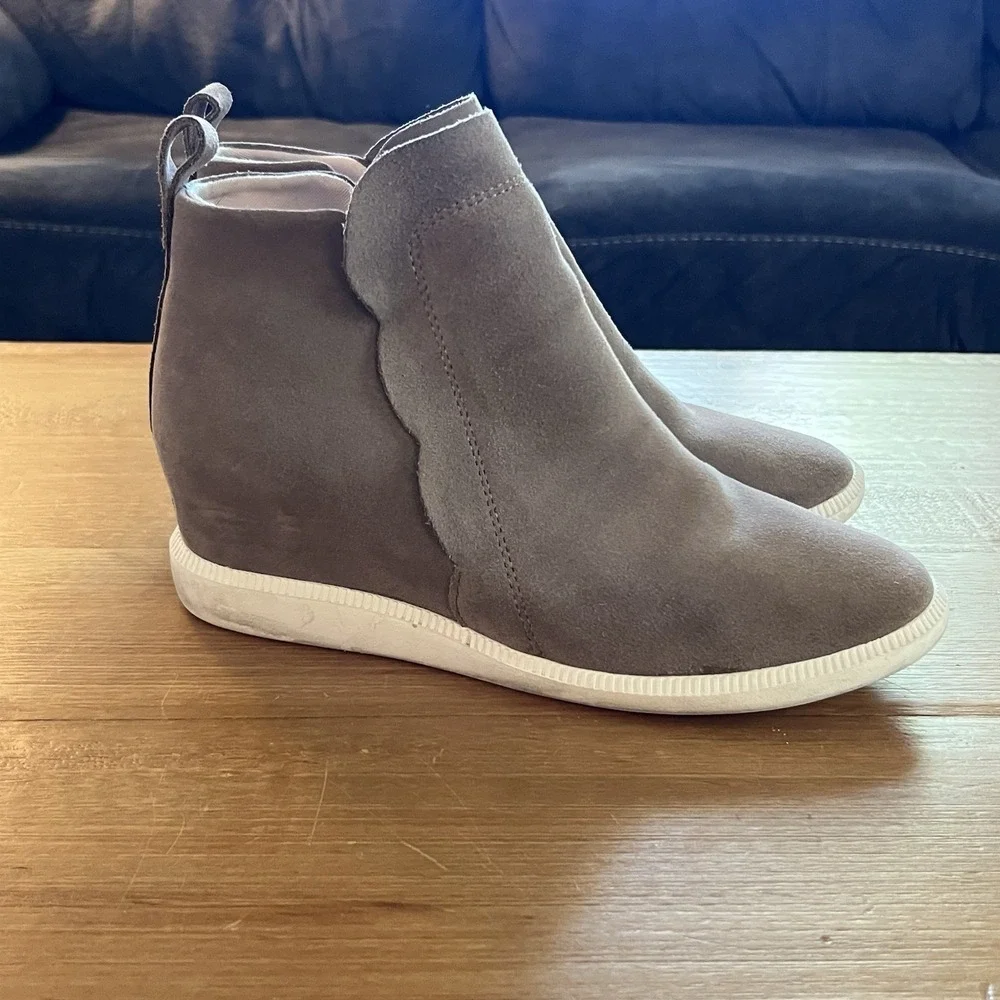 KATE SPADE Wilkes Suede Wedge Zip Up Sneaker Ankle Booties 11B Taupe